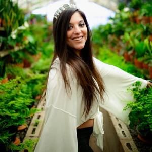 Meet your Posher, Dina